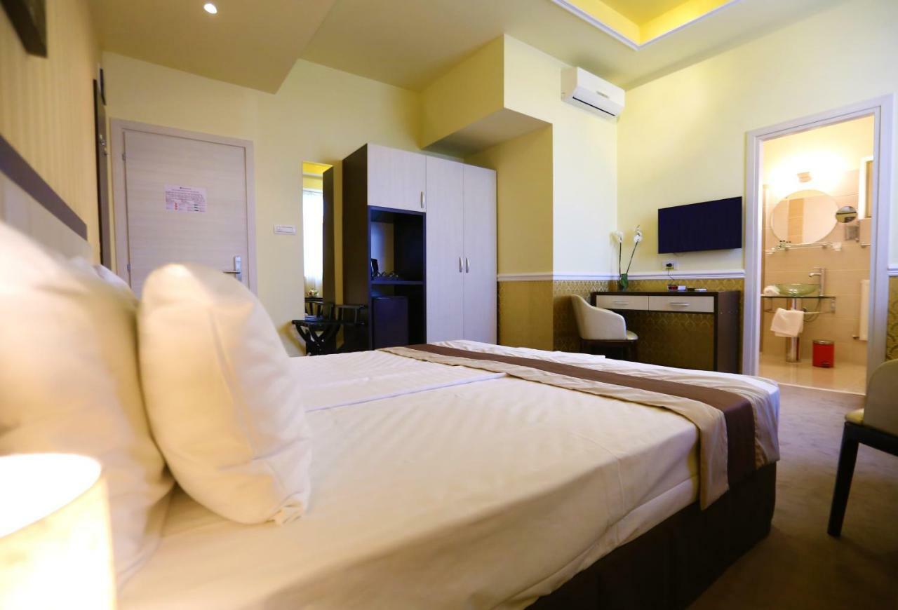 Best Western Plus Briston Otopeni Habitación foto